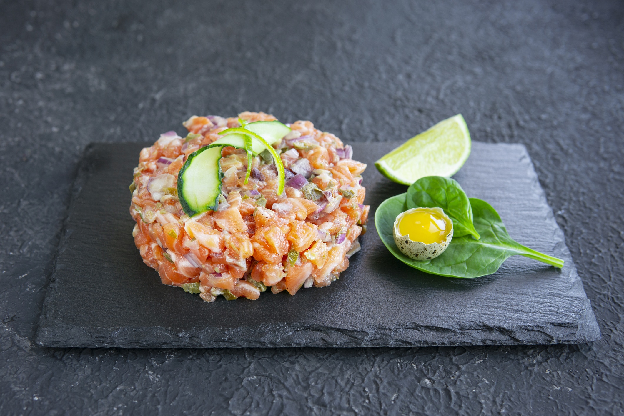Verrine avocat, fromage ail et fines herbes : fraîcheur et onctuosité en couches